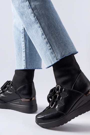 Stivali con zeppa a calzino... 2