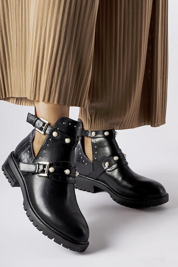 Stivaletti neri con...