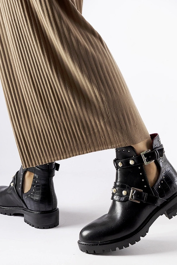 Stivaletti neri con... 2