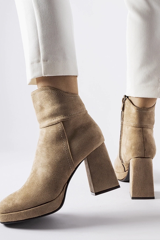 Anfibi grigi con tacco massiccio, "Itaf"