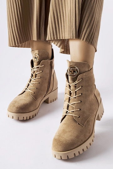 Stivali isolati in suede...