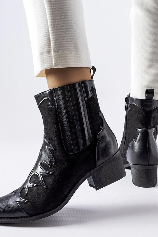 Stivali da cowboy neri con piccolo...