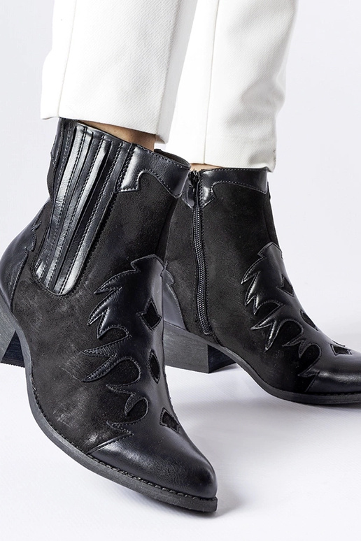 Stivali da cowboy neri con piccolo...