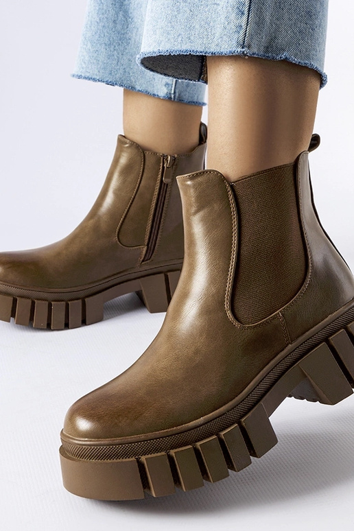 Stivaletti con plateau marroni di Giusy