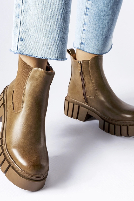 Stivaletti con plateau marroni di Giusy