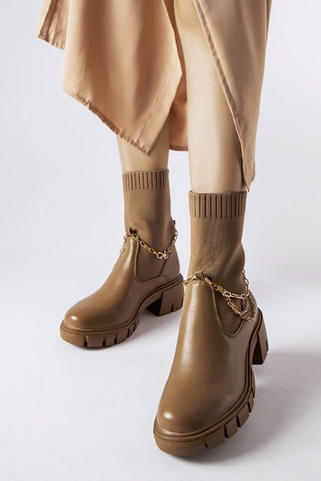 Stivaletti marroni con...