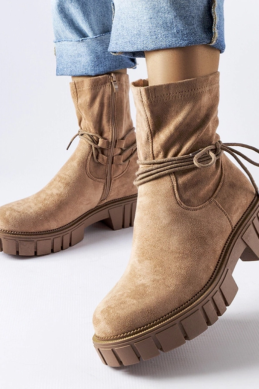 Stivaletti beige con lacci Averardo