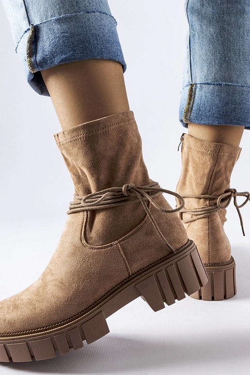 Stivaletti beige con lacci Averardo