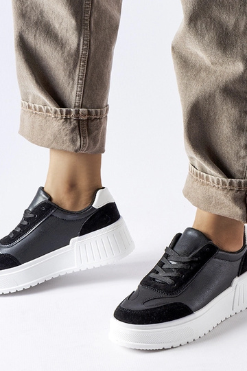 Sneakers nere su una piattaforma spessa Seluci 2
