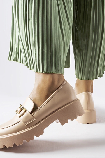 Mocassini da donna beige decorati con fibbia Piazzo 2