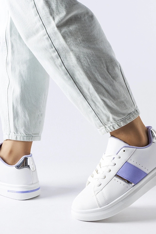 Scarpe sportive bianche con accenti...