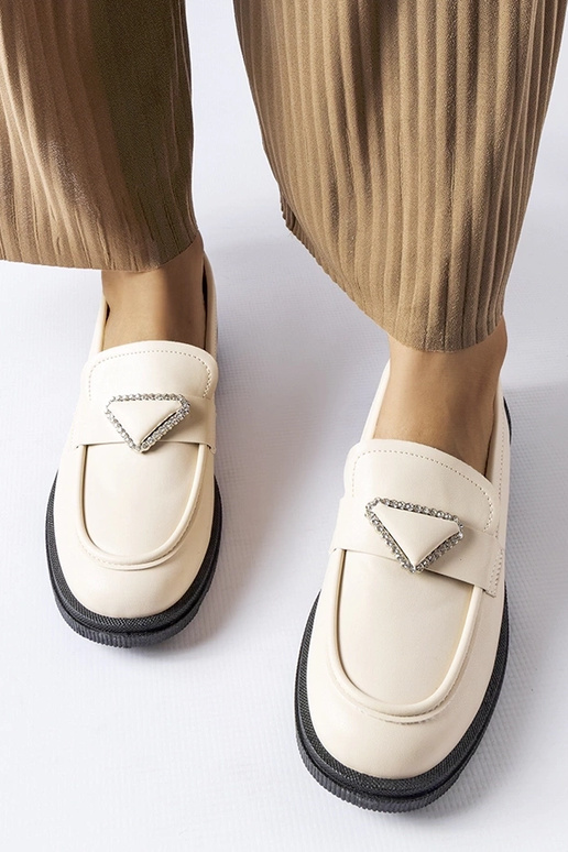 Mocassini beige decorati con zirconi...