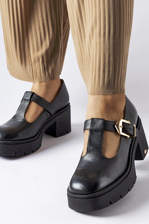 Mezze calzature in pelle nere, "Karino" Mezze calzature in pelle nere, "Karino"