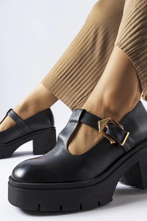 Mezze calzature in pelle nere, "Karino" Mezze calzature in pelle nere, "Karino"