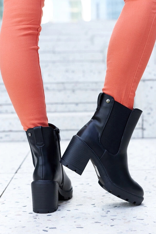 Stivaletti classici neri isolati con...