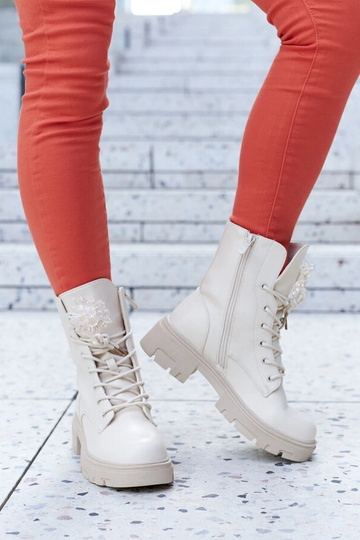 Stivaletti beige con... 2