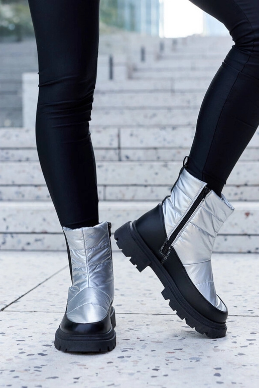 Stivaletti invernali neri in suede...