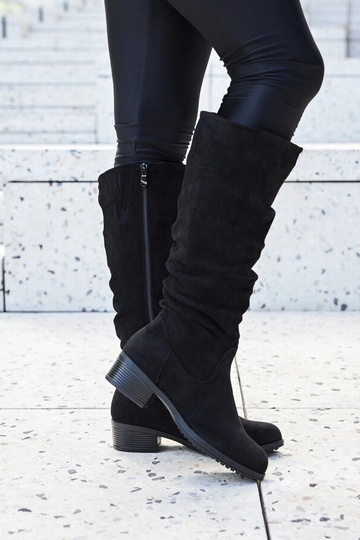 Stivaletti neri in suede... 2