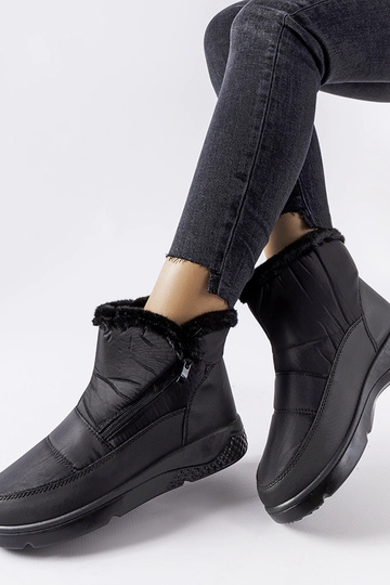 Stivali da neve isolati...