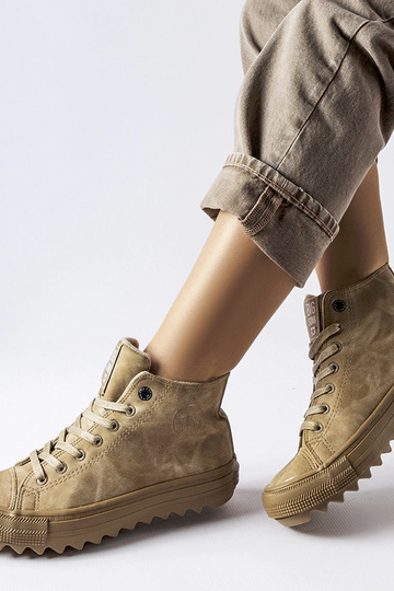 Sneakers beige isolate Big... 2