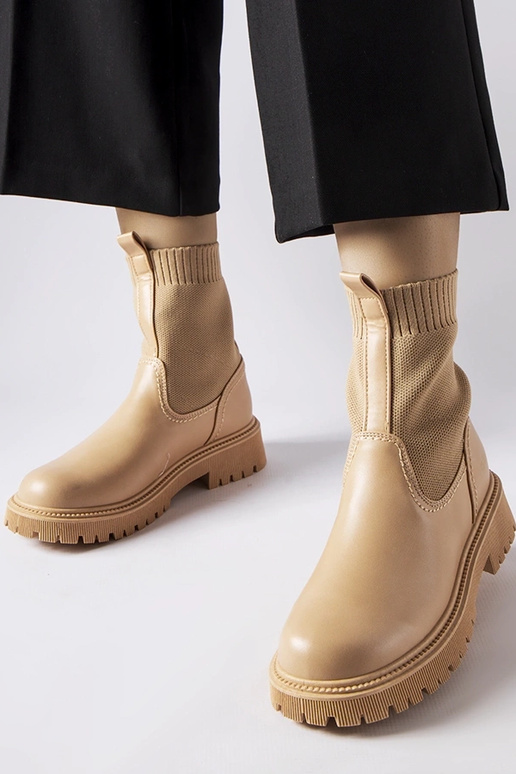 Stivali in suede sintetico color... Stivali in suede sintetico color...