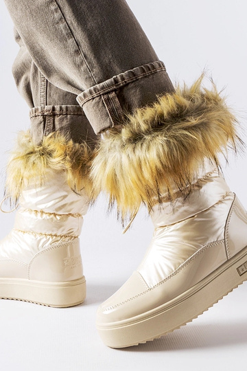 Stivali da neve isolati beige MM274380