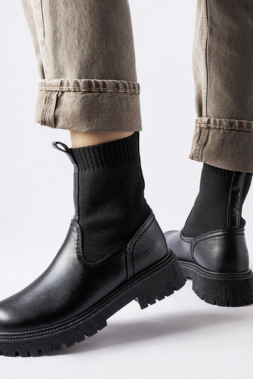 Stivaletti neri slip-on,... 2