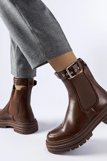 Stivaletti marroni con... 2