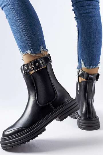 Stivaletti neri con... 2