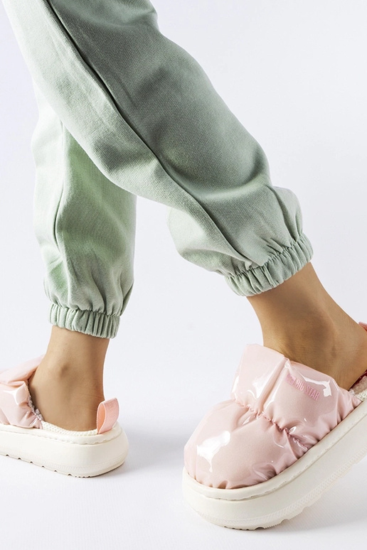 Pantofole rosa isolate Big Star MM274129