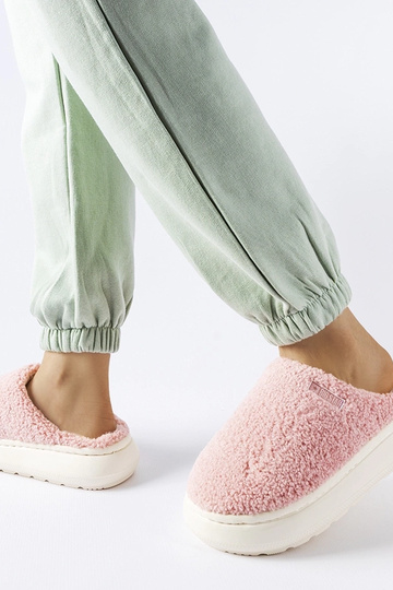 Pantofole rosa isolate Big Star MM274131 2