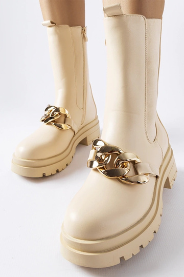 Stivaletti beige con catena... 2