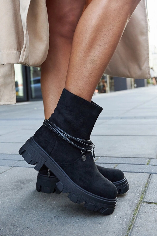 Stivali neri con bracciale...