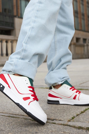 Scarpe Archie rosse e bianche con linguetta verde