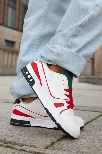 Scarpe Archie rosse e bianche con linguetta verde 2