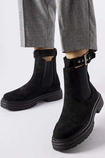 Stivaletti neri con...