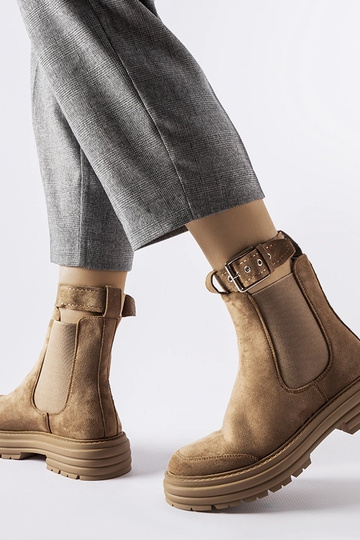 Stivaletti marroni con... 2