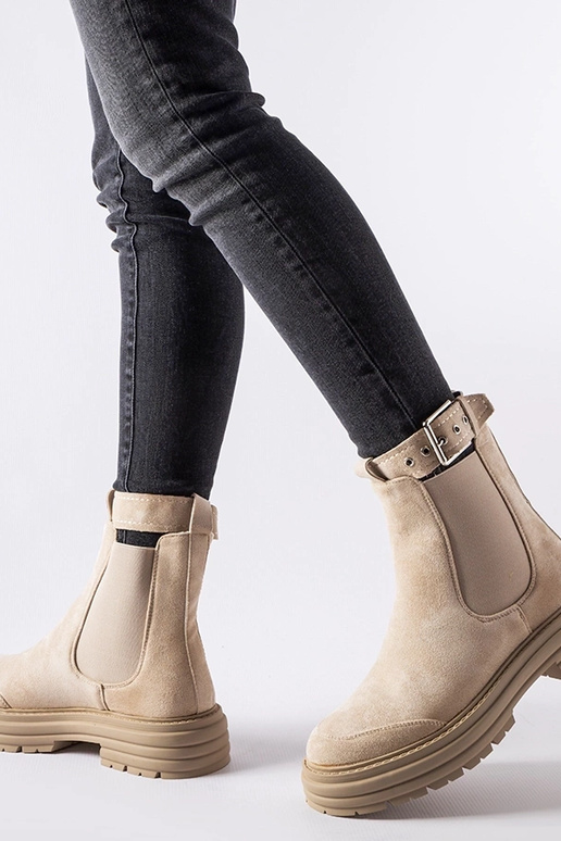 Stivaletti beige con chiusura...