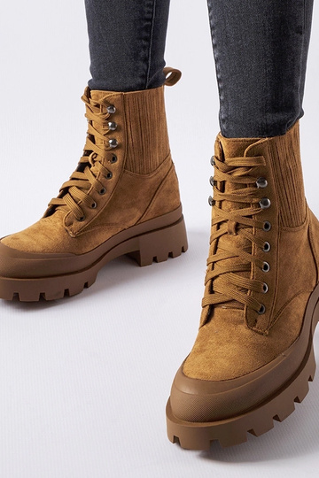 Stivaletti in eco-suede...