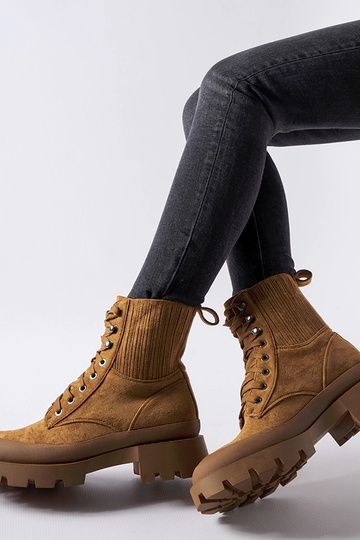 Stivaletti in eco-suede... 2