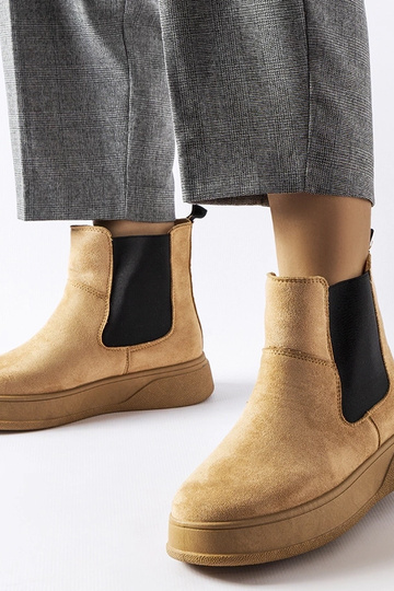 Stivaletti con plateau...