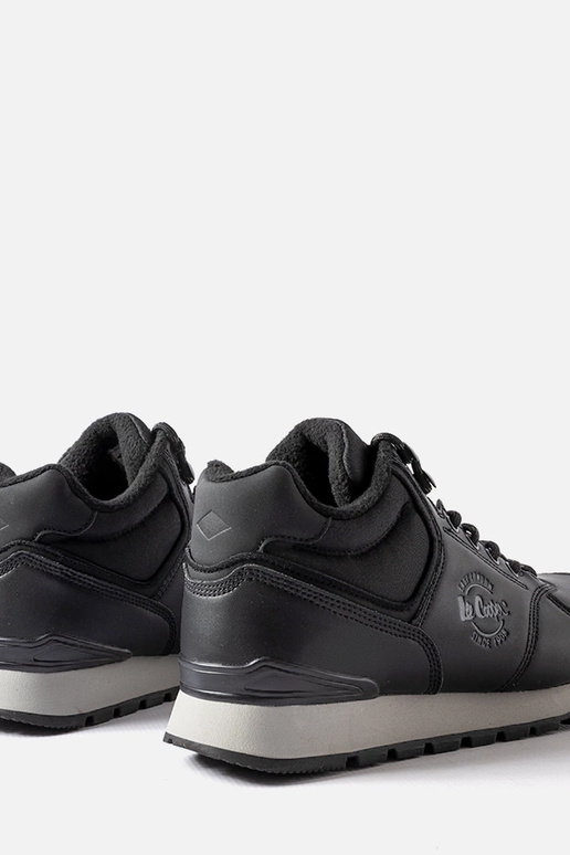 Stivali neri caldi, „Lee Cooper...