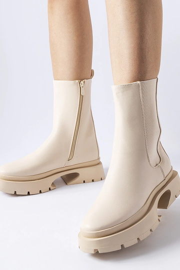 Stivali Mombello beige isolati