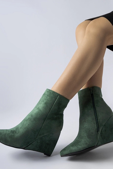 Stivaletti con zeppa a... 2