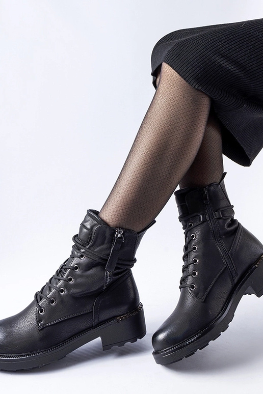 Stivaletti neri con cerniera...