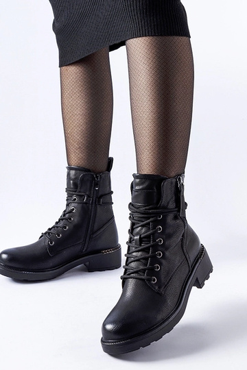 Stivaletti neri con... 2