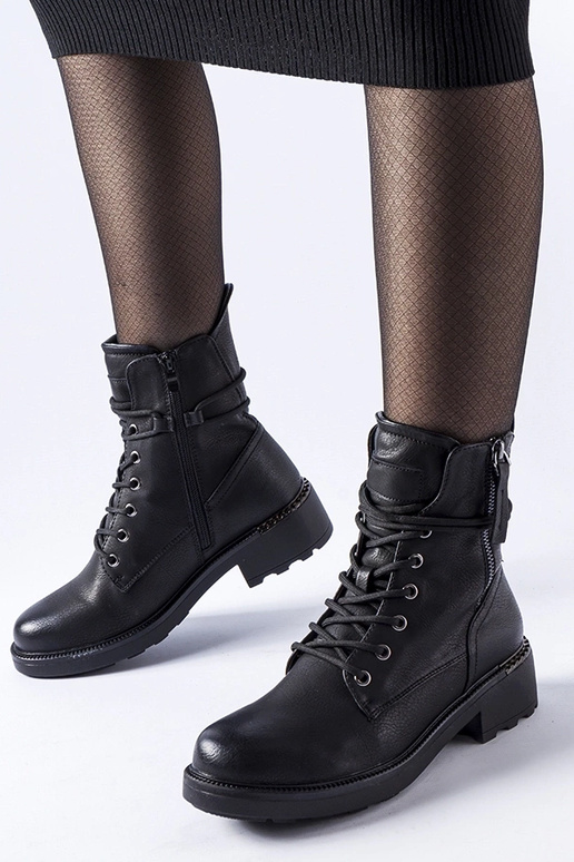 Stivaletti neri con cerniera...