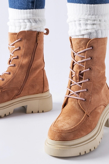 Scarponi da trekking rosa...