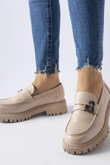 Mocassini classici beige con fibbia Francesca
