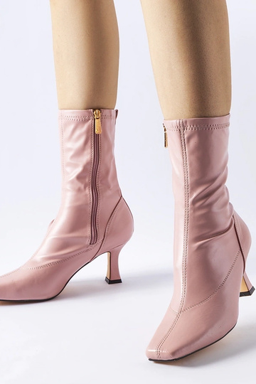 Stivaletti rosa con tacco...